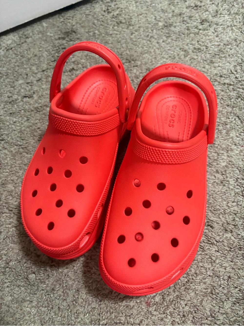 NWOT Crocs Women’s Classic Bae Clogs - Starfish Size 9